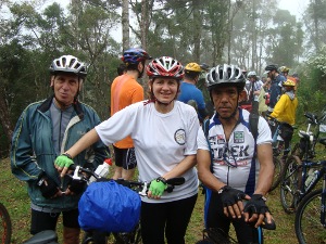 Um ciclista de 72 anos, Vilma a jovem avó ciclista e eu