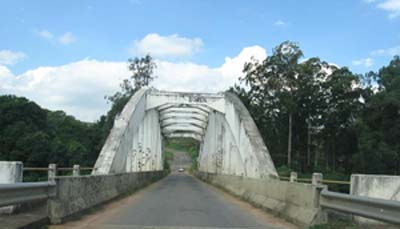 Ponte no inicio da estrada parque